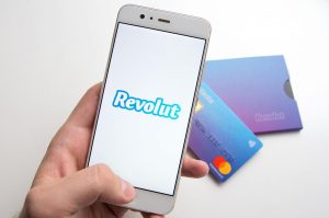 معرفی فین‌تک Revolut